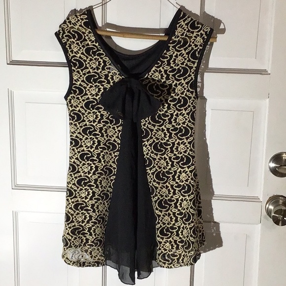 julie's closet Tops - Julie’s Closet Chic Black and Cream Lace and Sheer  Sleeveless Blouse